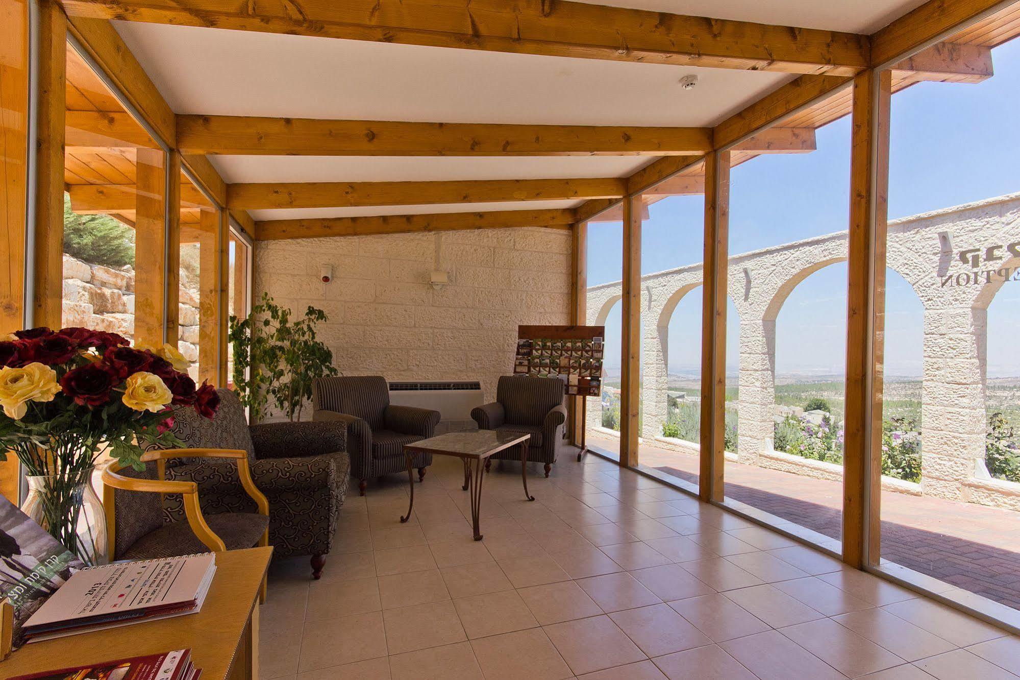 Shoresh Green Hills Family Suites Hotel Buitenkant foto