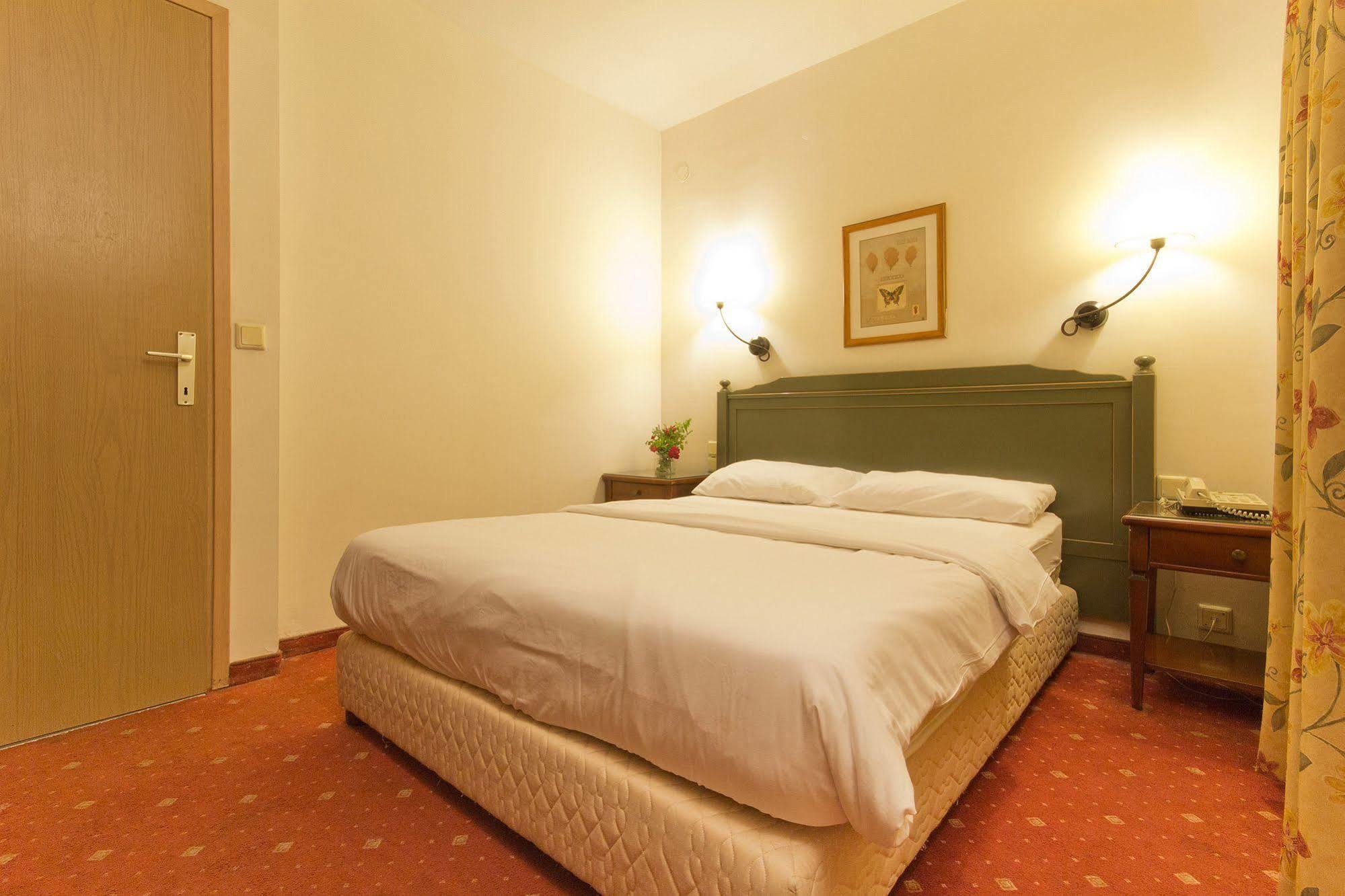 Shoresh Green Hills Family Suites Hotel Buitenkant foto